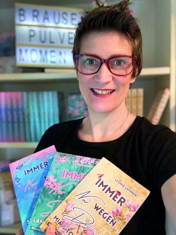 Leonie Lemmer mit Büchern
